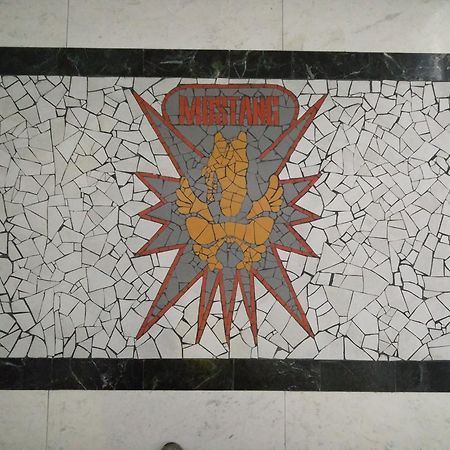 Hotel Mustang Vaqarr Bagian luar foto