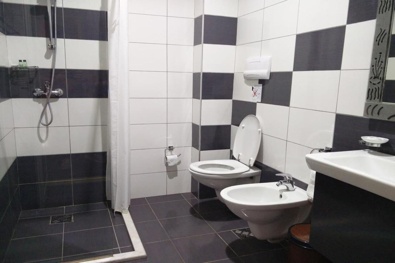 Hotel Mustang Vaqarr Bagian luar foto