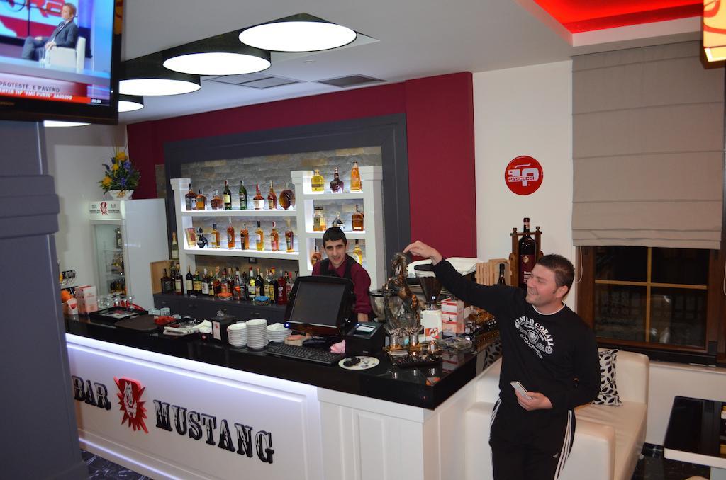 Hotel Mustang Vaqarr Bagian luar foto