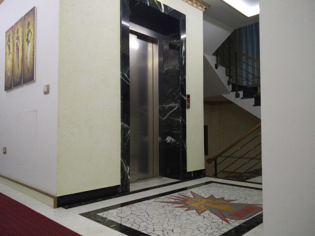 Hotel Mustang Vaqarr Bagian luar foto