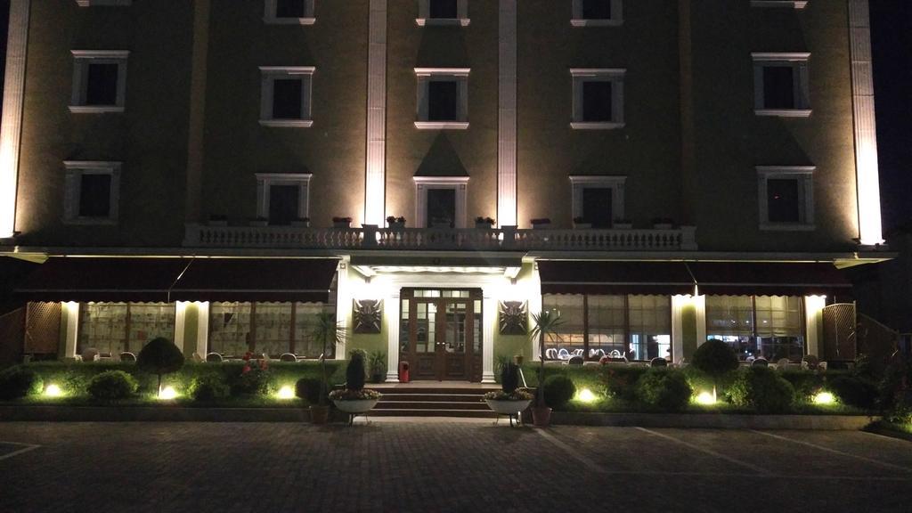Hotel Mustang Vaqarr Bagian luar foto