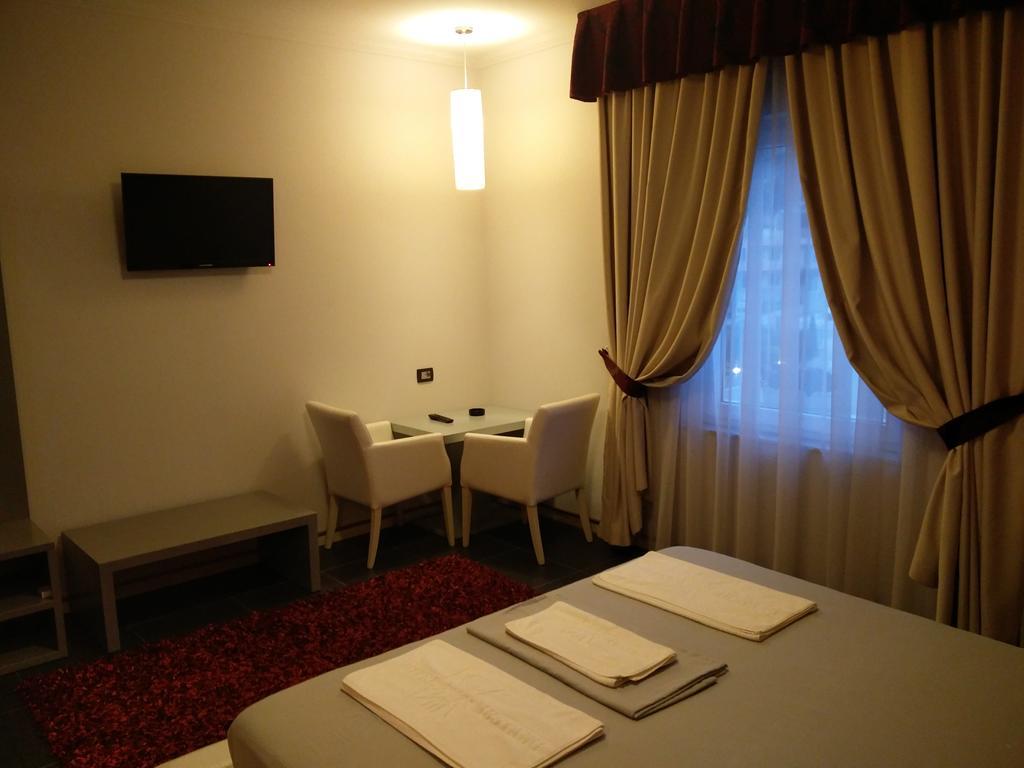 Hotel Mustang Vaqarr Bagian luar foto