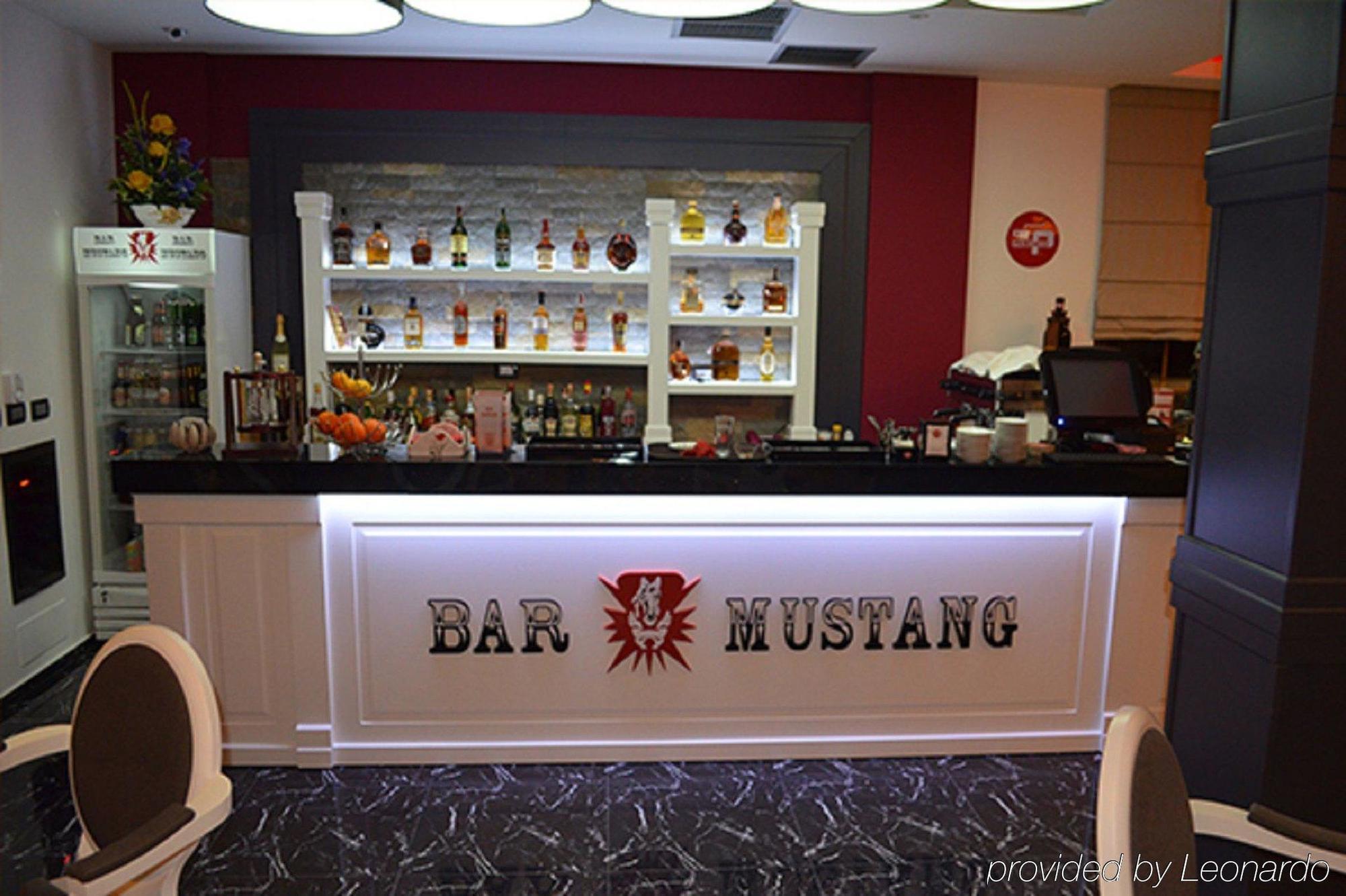 Hotel Mustang Vaqarr Bagian luar foto