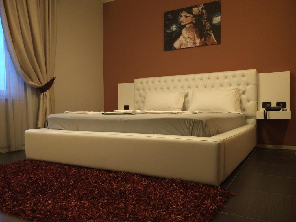 Hotel Mustang Vaqarr Bagian luar foto
